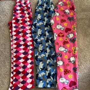 Set of three pajama pants